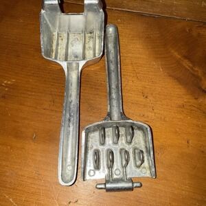 Ice Cube Crusher Hand Held Tool Kitchen Home Bar Vintage Taiwan